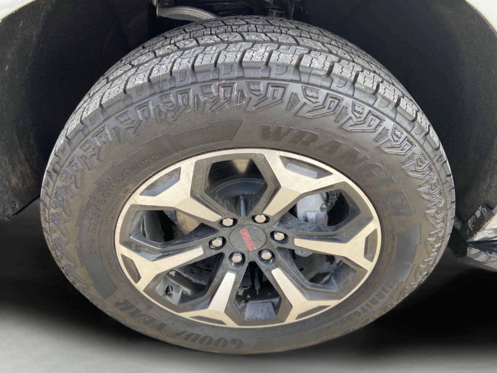 Used 2026 GMC Yukon AT4 AWD/4WD image 40