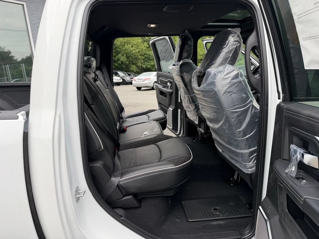 New 2026 RAM 3500 Laramie AWD/4WD image 10