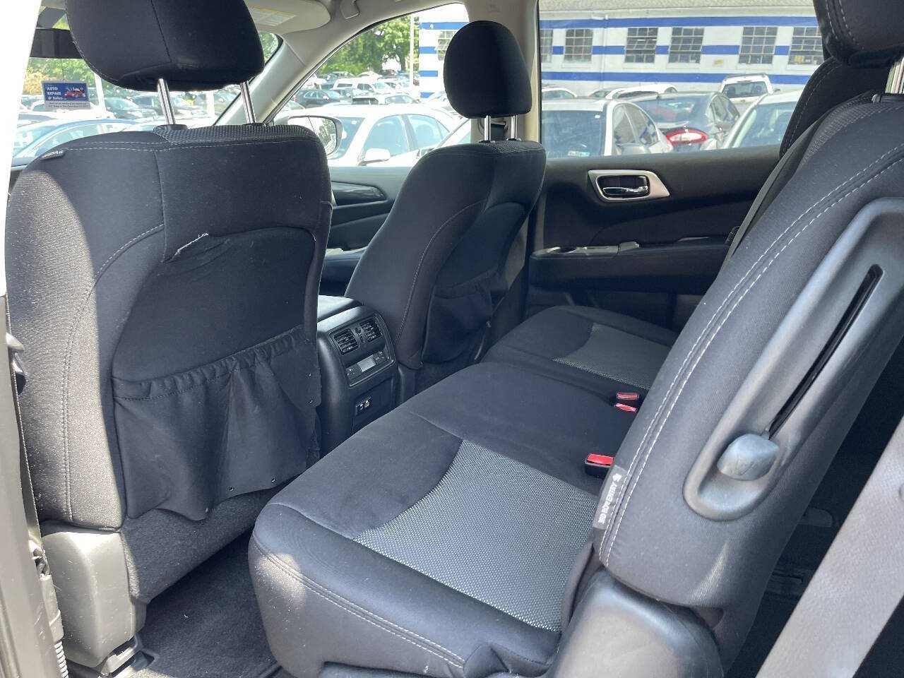 Used 2019 Nissan Pathfinder S AWD/4WD image 19