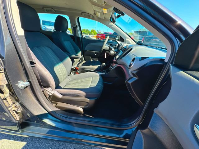 Used 2015 Chevrolet Sonic LT FWD image 25