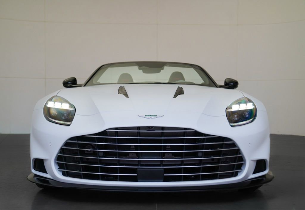 New 2026 Aston Martin Vanquish Convertible image 40