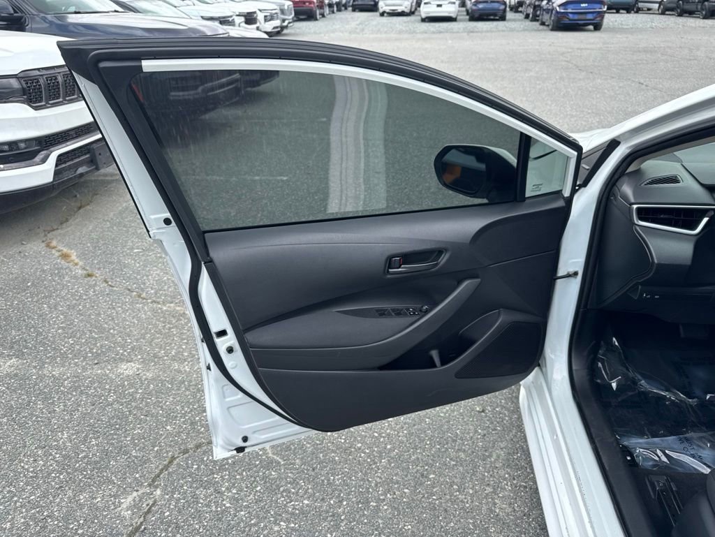 Used 2022 Toyota Corolla LE FWD image 20
