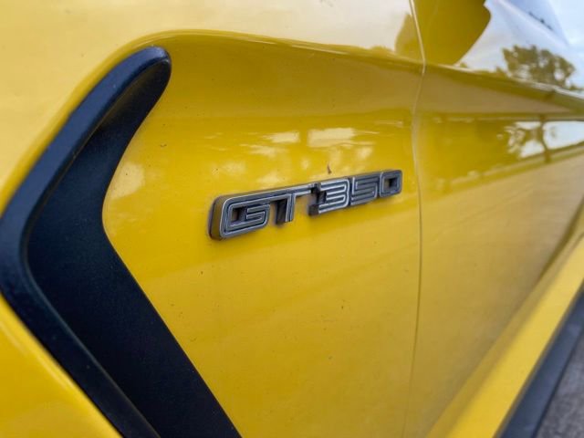 Used 2016 Ford Mustang Shelby GT350 w/ Technology Package image 4
