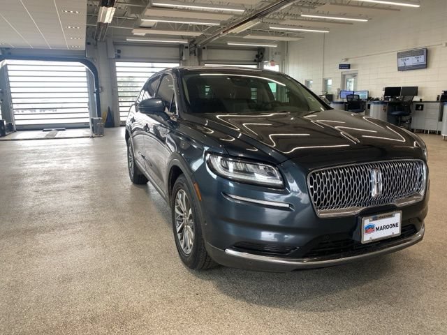 Used 2022 Lincoln Nautilus Reserve AWD/4WD image 3