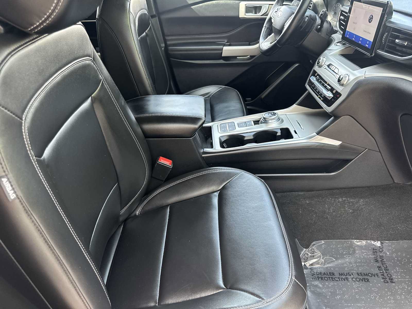 Used 2021 Ford Explorer XLT w/ Equipment Group 202A RWD image 18