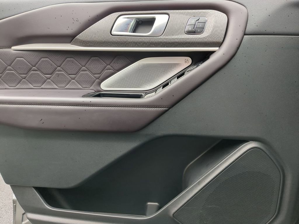 Used 2025 Ford Explorer Platinum w/ LUX Leather Package image 11