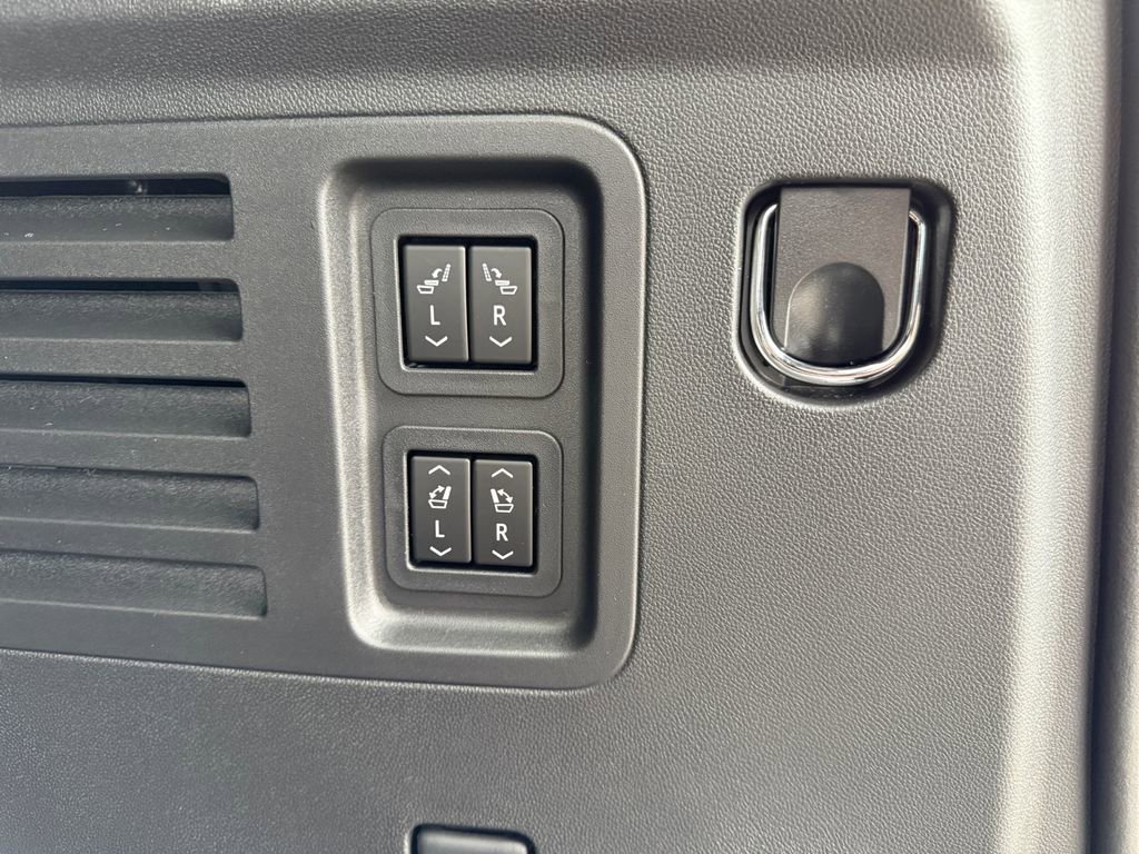 New 2026 Chevrolet Traverse High Country image 28