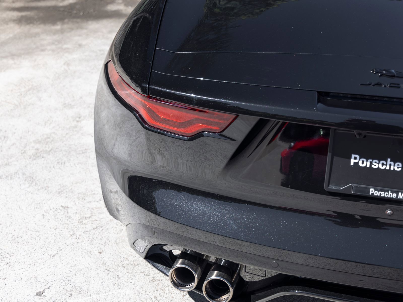 Used 2024 Jaguar F-TYPE R-Dynamic RWD image 19
