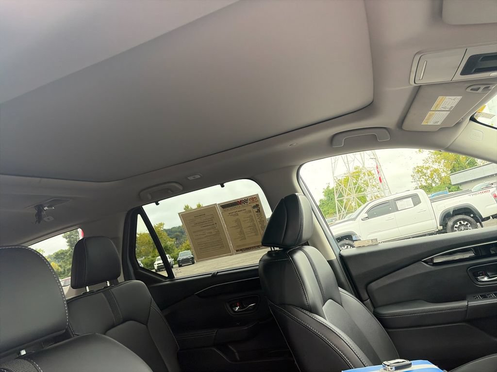 Used 2023 Honda Pilot Touring image 19