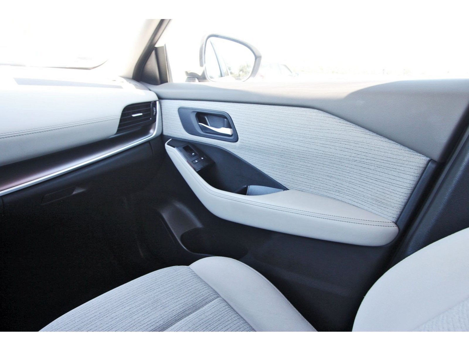 Certified 2023 Nissan Rogue SV FWD image 14