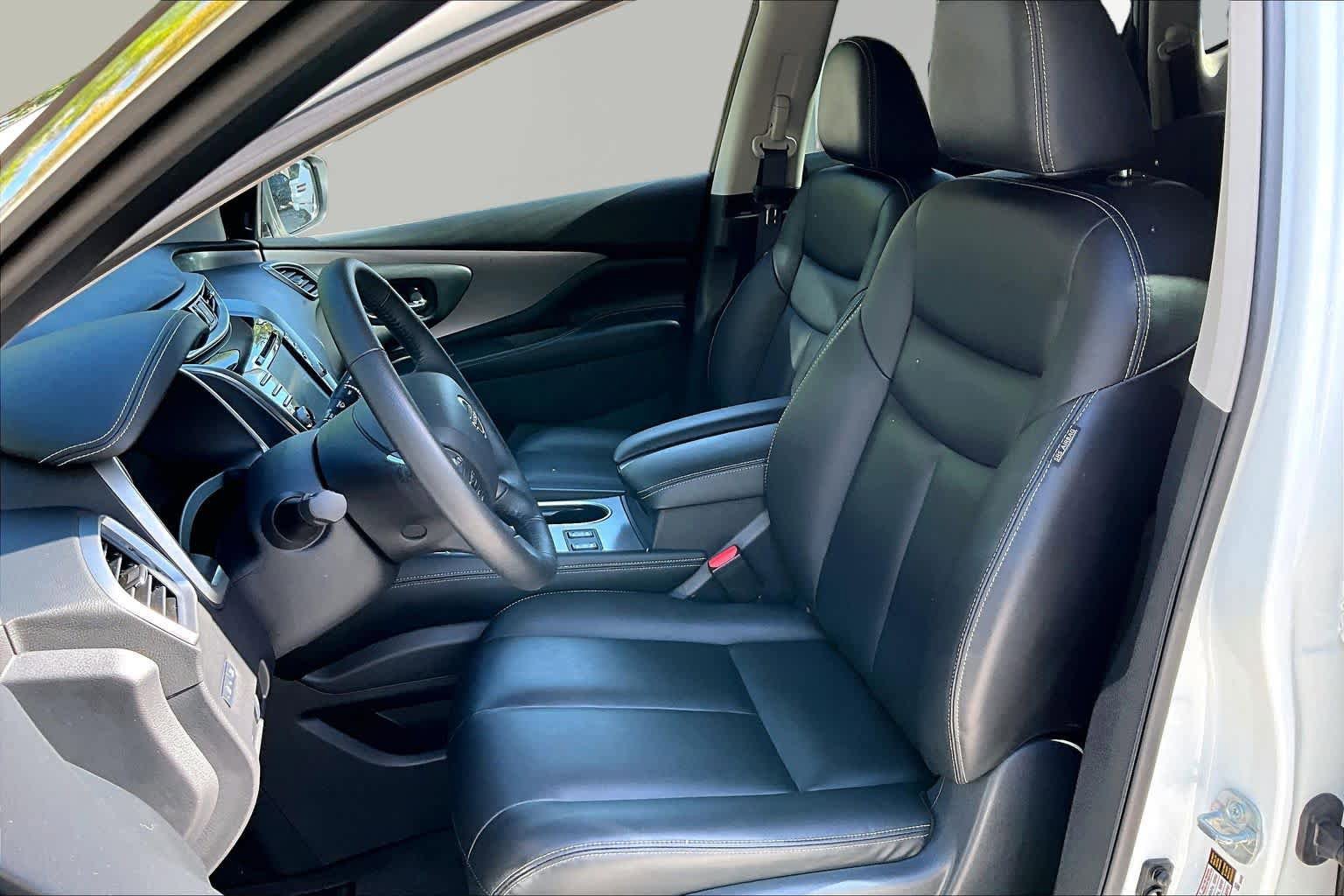 Used 2024 Nissan Murano SV w/ SV Midnight Edition Package FWD image 14