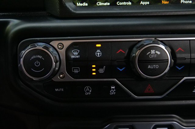 Used 2022 Jeep Wrangler Unlimited Sahara w/ Cold Weather Group AWD/4WD image 19