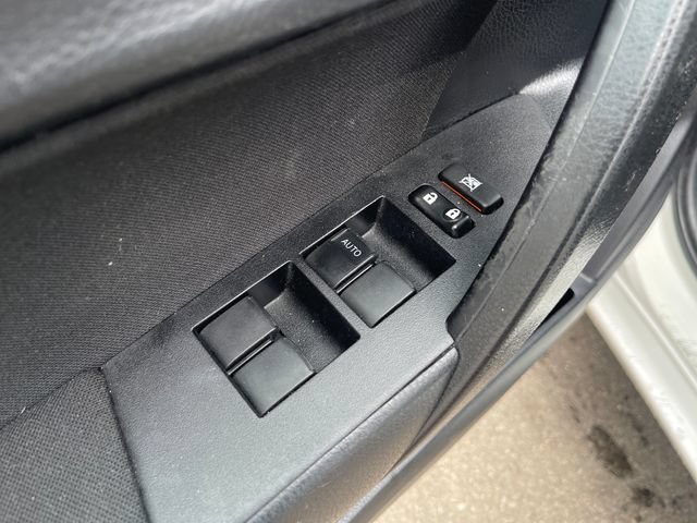 Used 2019 Toyota Corolla LE FWD image 11