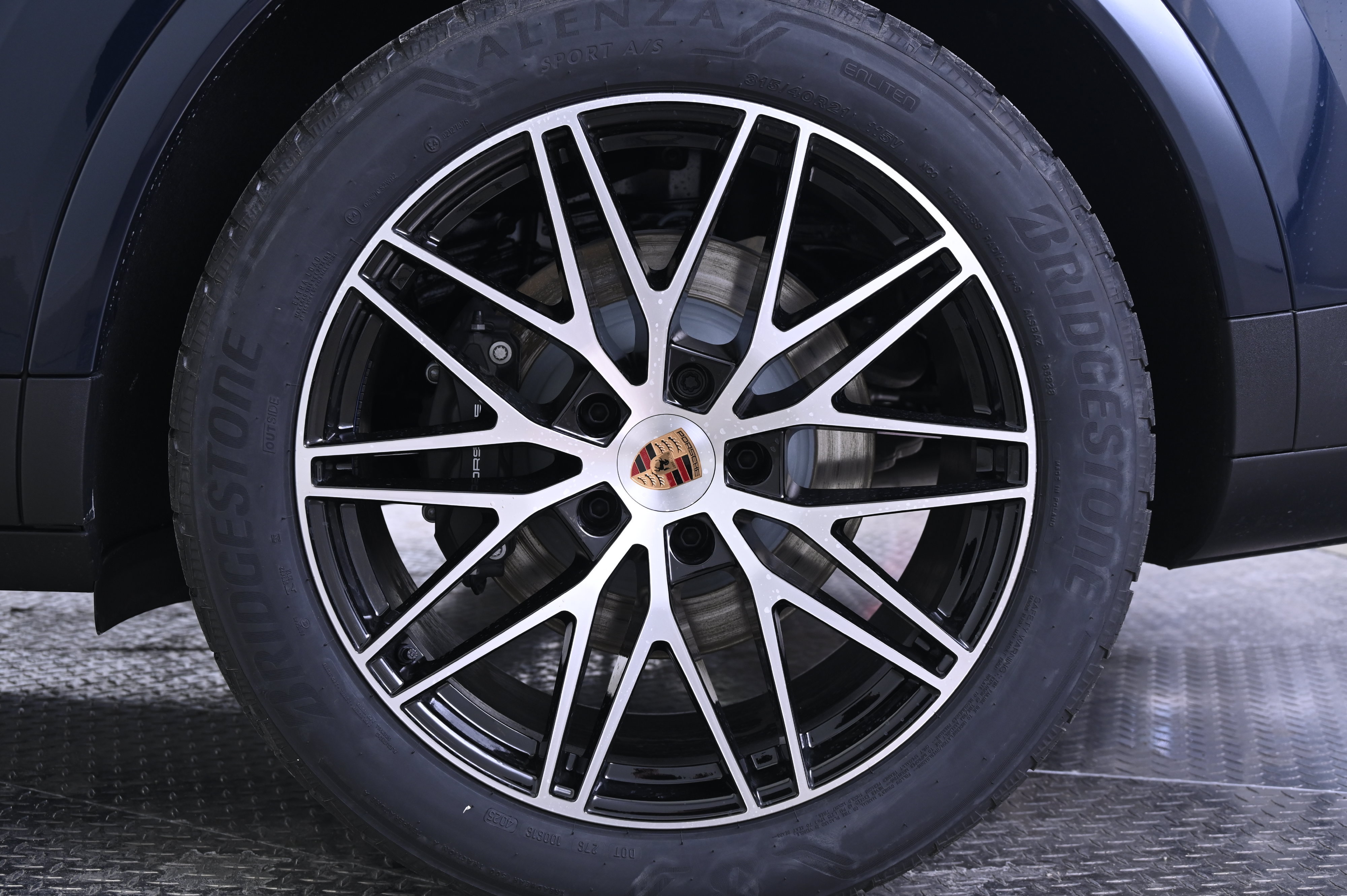 Certified 2026 Porsche Cayenne AWD/4WD image 12