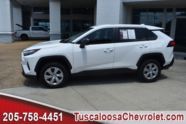 Used 2025 Toyota RAV4 LE FWD image 6