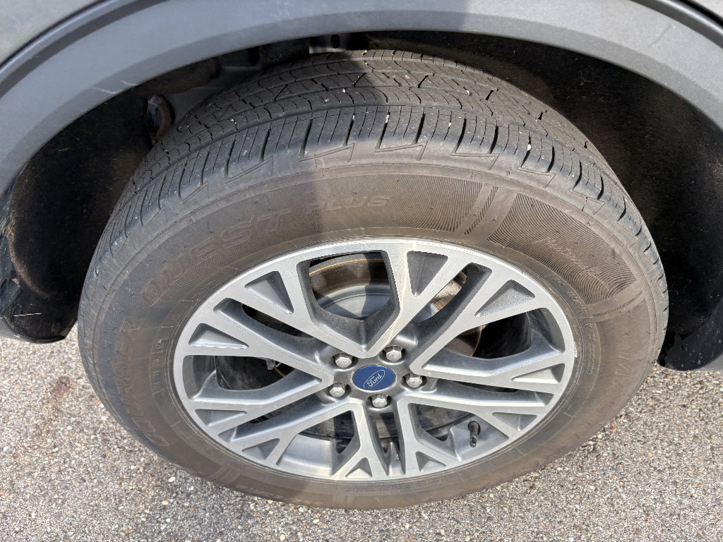 Used 2021 Ford Escape SEL image 11