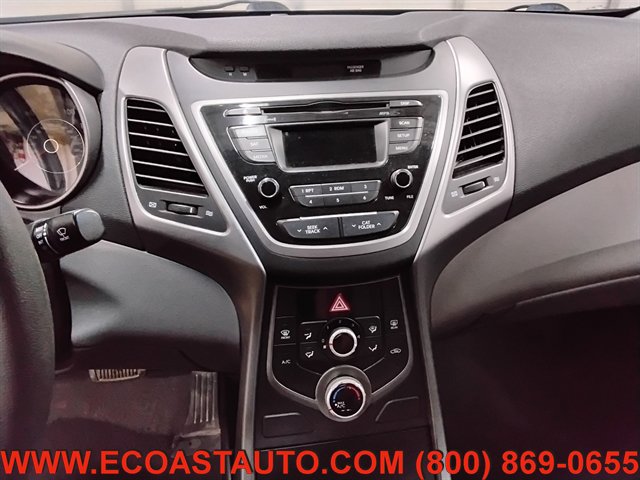Used 2016 Hyundai Elantra SE FWD image 12