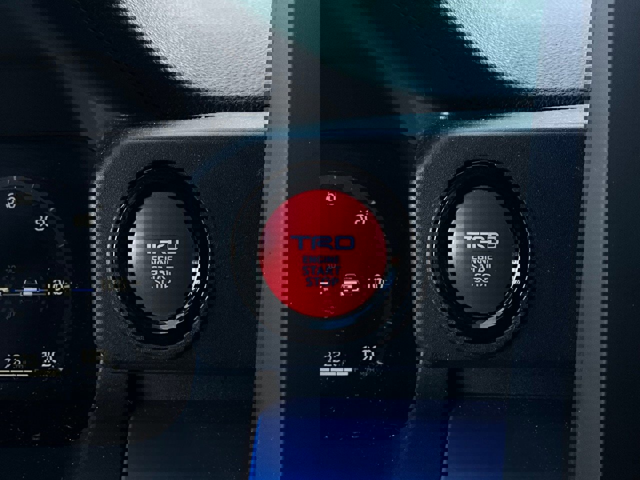 Used 2025 Toyota Tacoma TRD Off-Road image 27