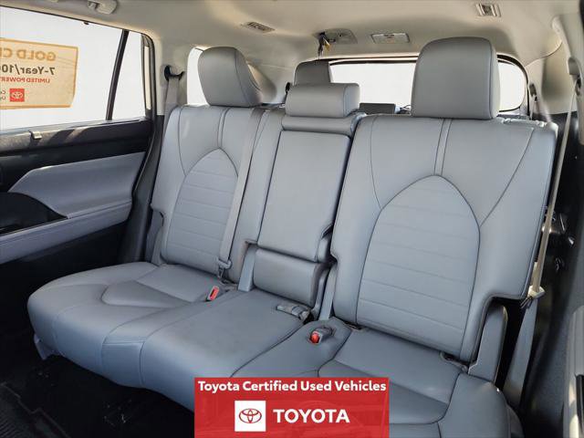 Certified 2021 Toyota Highlander XLE AWD/4WD image 15