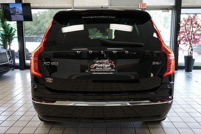 Used 2023 Volvo XC90 B6 Plus image 17