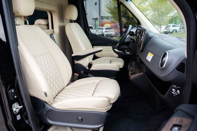 Used 2023 Mercedes-Benz Sprinter 3500 image 11