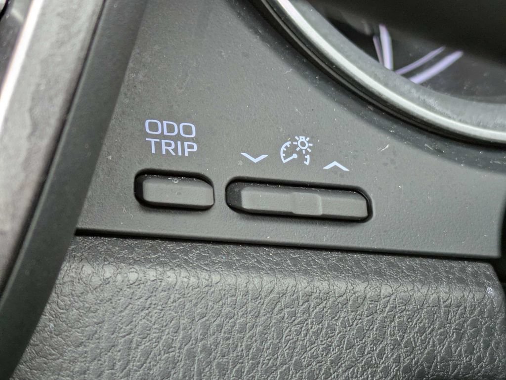Used 2022 Toyota Camry LE FWD image 34