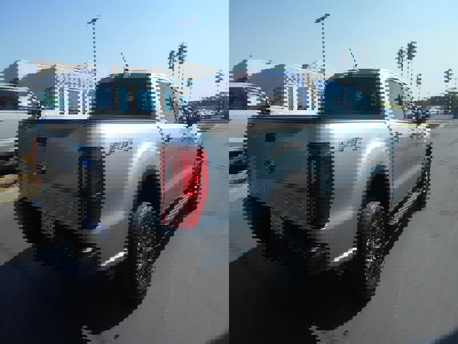 Used 2023 Ford Ranger XLT w/ Equipment Group 302A High image 7