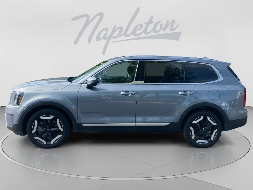 Used 2025 Kia Telluride S FWD image 2