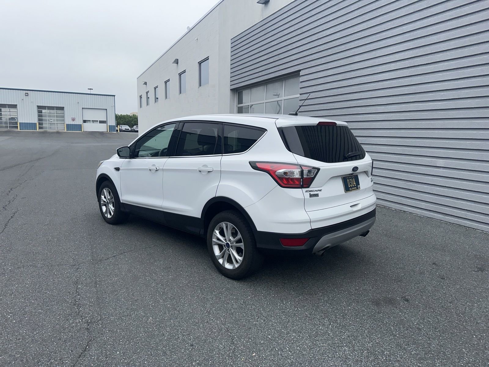 Used 2017 Ford Escape SE image 4