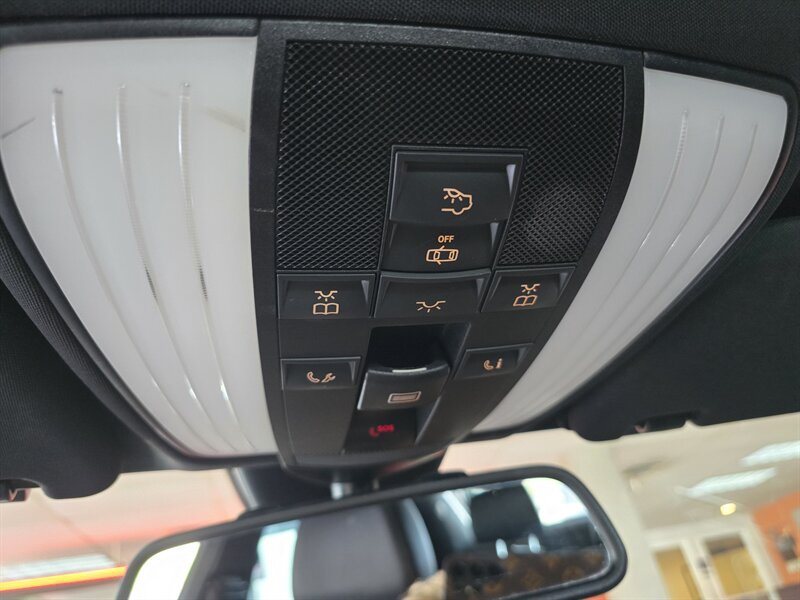Used 2014 Mercedes-Benz E 350 4MATIC Sedan image 33
