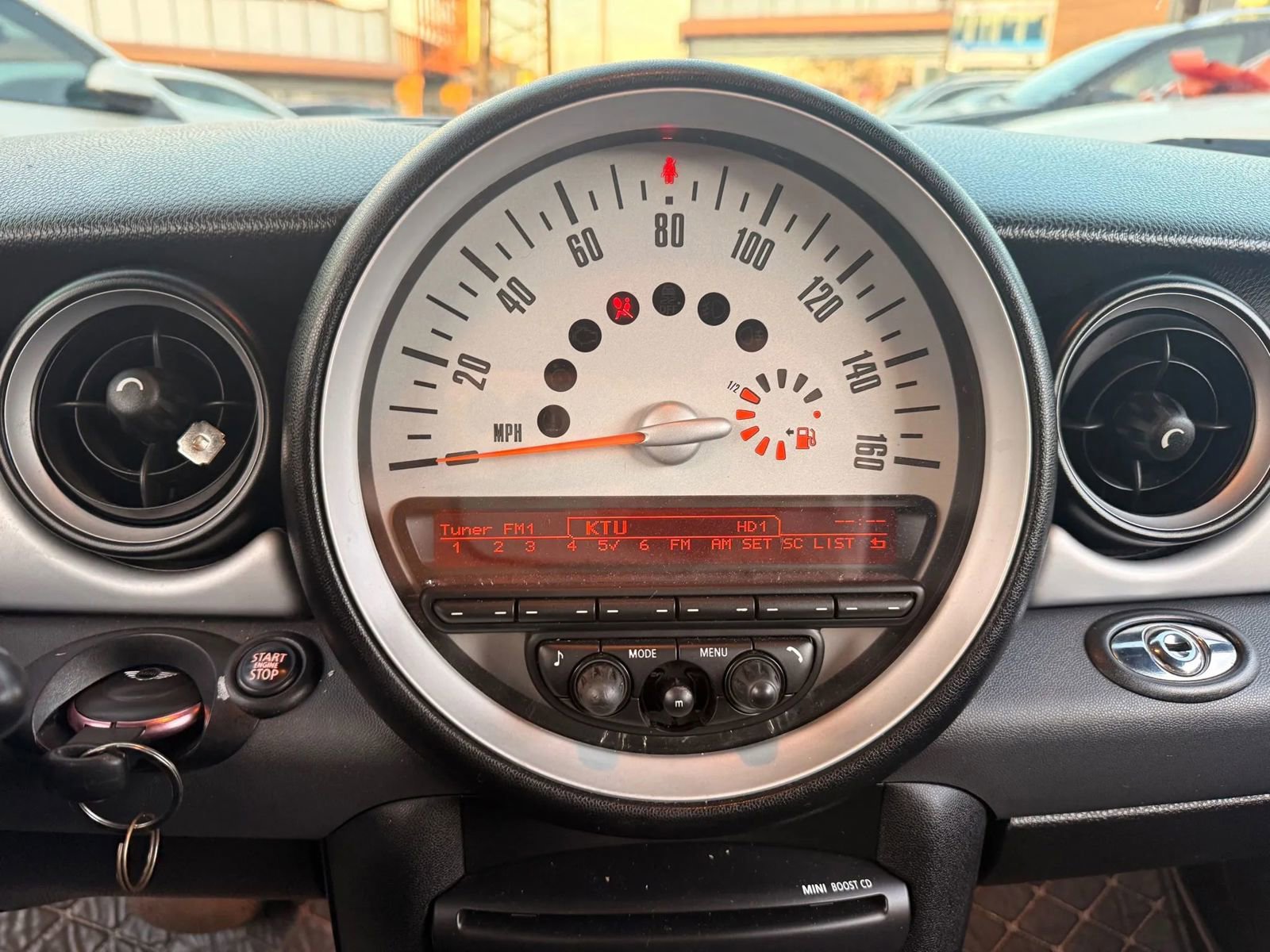 Used 2011 MINI Cooper Convertible image 18