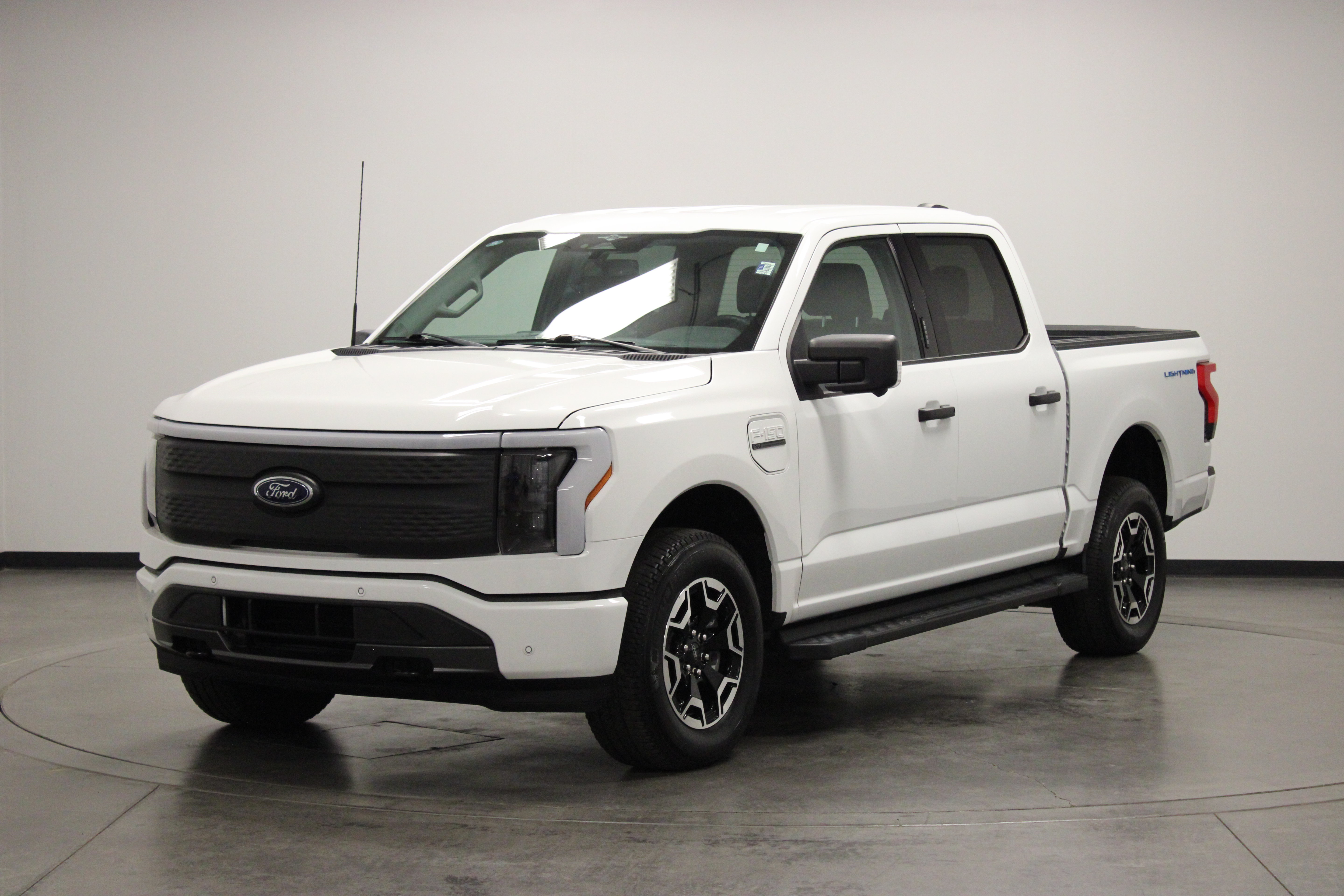 Used 2023 Ford F150 Lightning XLT w/ Tow Technology Package AWD/4WD image 4