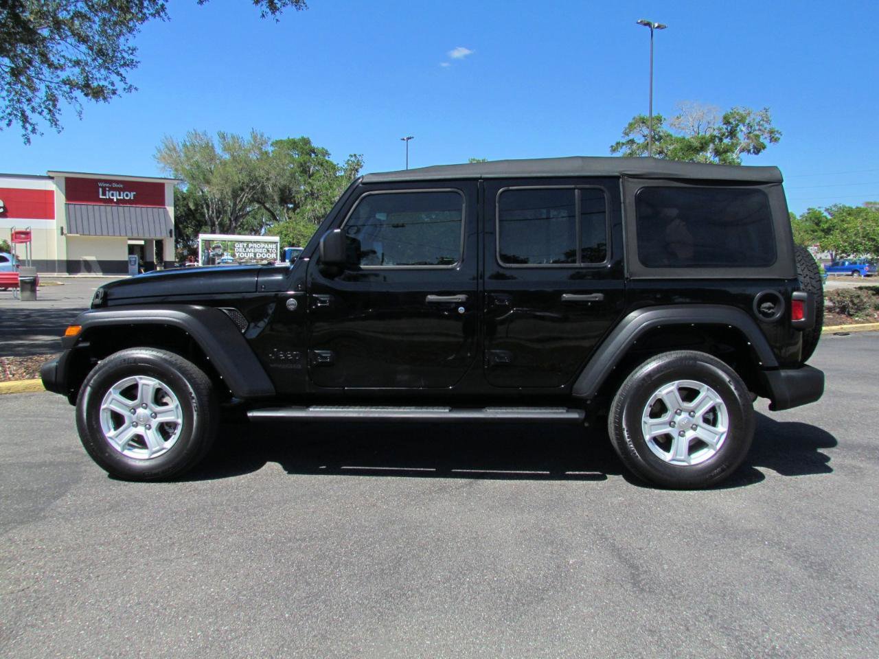 Used 2022 Jeep Wrangler Unlimited Sport AWD/4WD image 7