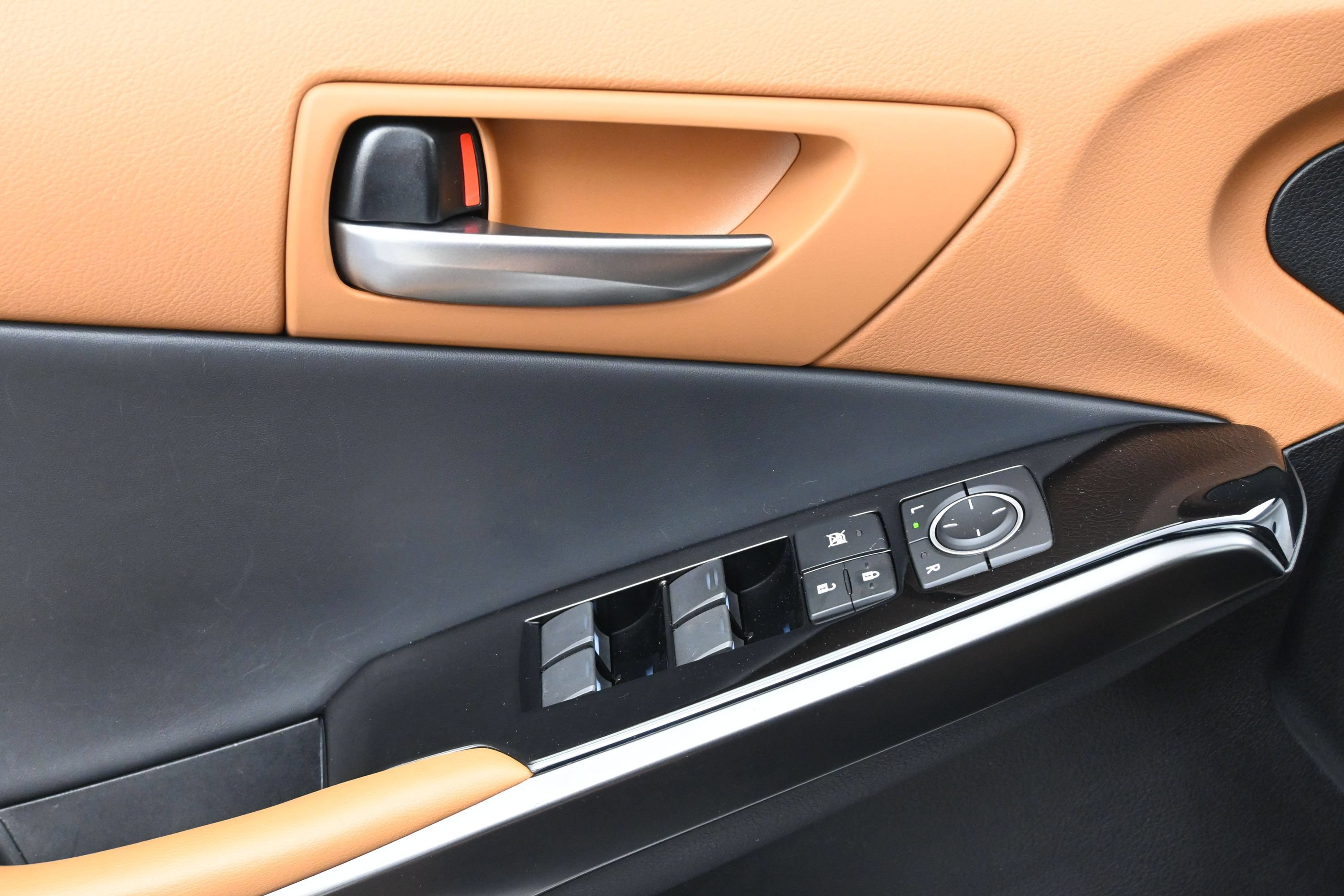 Used 2024 Lexus IS 350 F Sport RWD image 19
