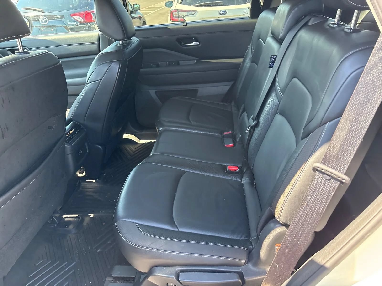 Used 2022 Nissan Pathfinder SL FWD image 5