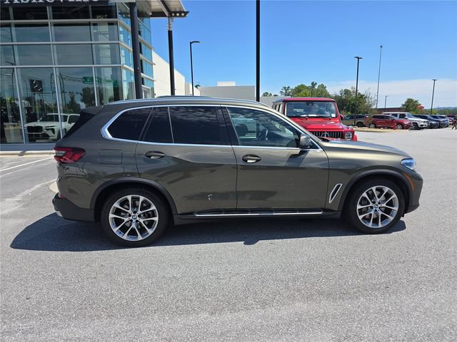 Used 2021 BMW X5 xDrive45e w/ Convenience Package AWD/4WD image 2