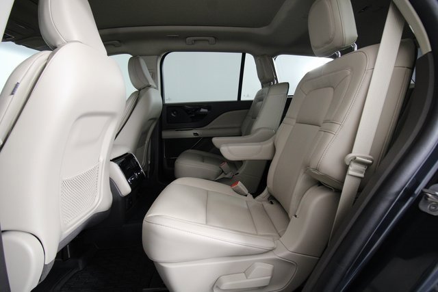Used 2023 Lincoln Aviator Reserve w/ Equipment Group 201A image 17