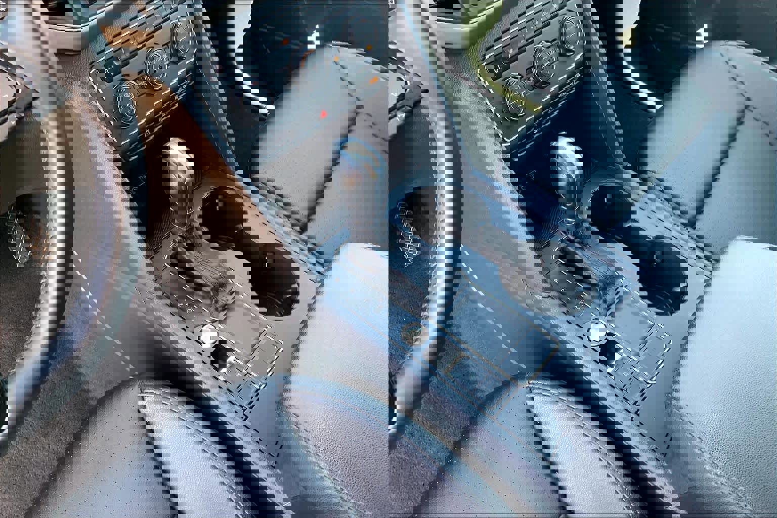 Used 2019 Volkswagen Atlas SE w/ Towing Package image 17