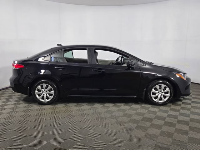 Used 2025 Toyota Corolla LE FWD image 9