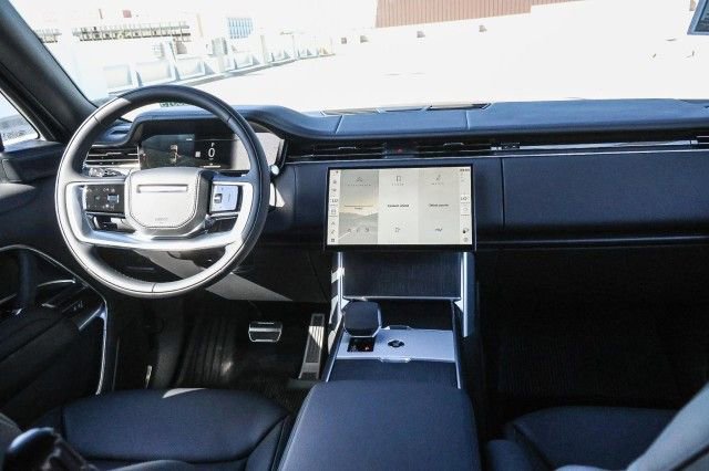 New 2025 Land Rover Range Rover SE image 14