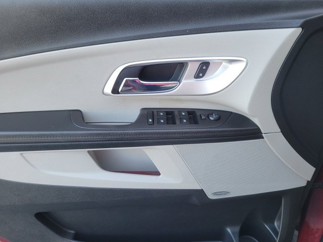 Used 2016 Chevrolet Equinox LTZ w/ Enhanced Convenience Package FWD image 18