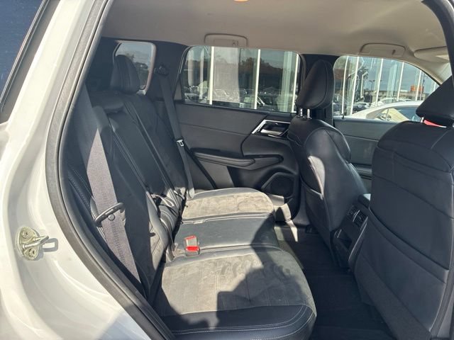 Used 2024 Mitsubishi Outlander SE FWD image 9