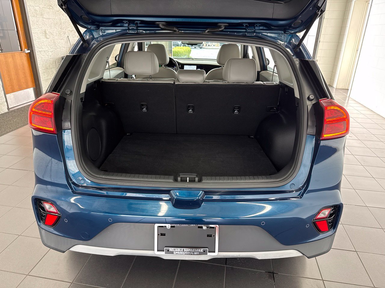 Used 2022 Kia Niro EX Premium FWD image 9