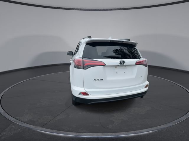 Used 2018 Toyota RAV4 LE image 12