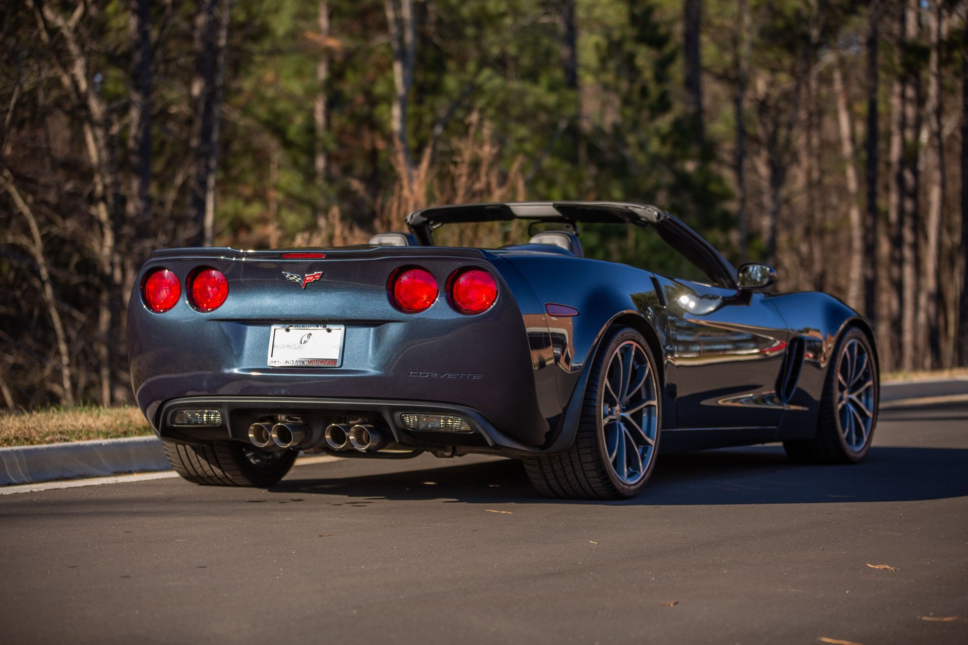 Used 2013 Chevrolet Corvette 427 w/ 1SC Preferred Equipment Group image 2