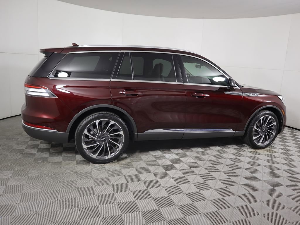 Used 2020 Lincoln Aviator Reserve w/ Equipment Group 202A image 4