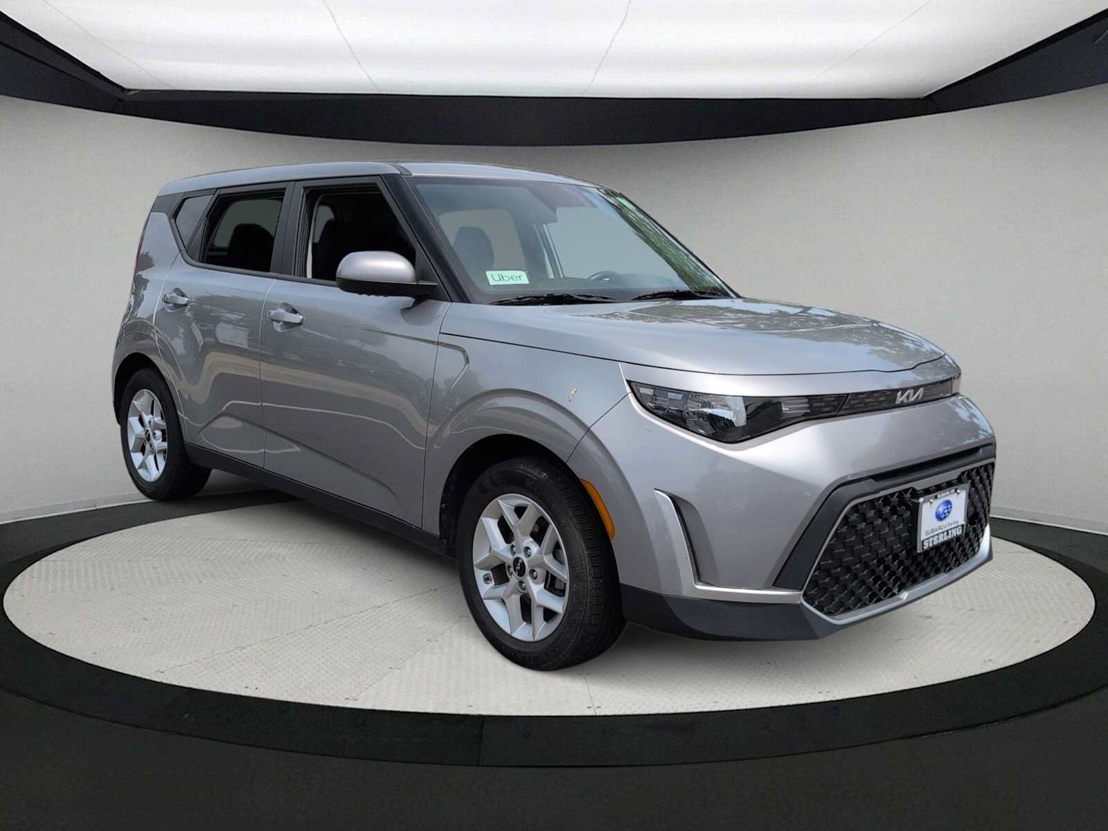 Used 2024 Kia Soul LX w/ Option Group 015 FWD image 2