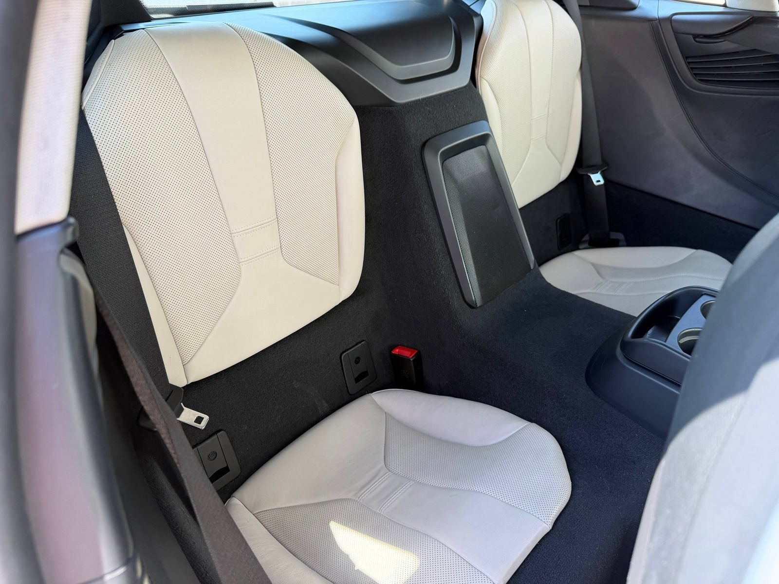Used 2019 BMW i8 Coupe AWD/4WD image 25