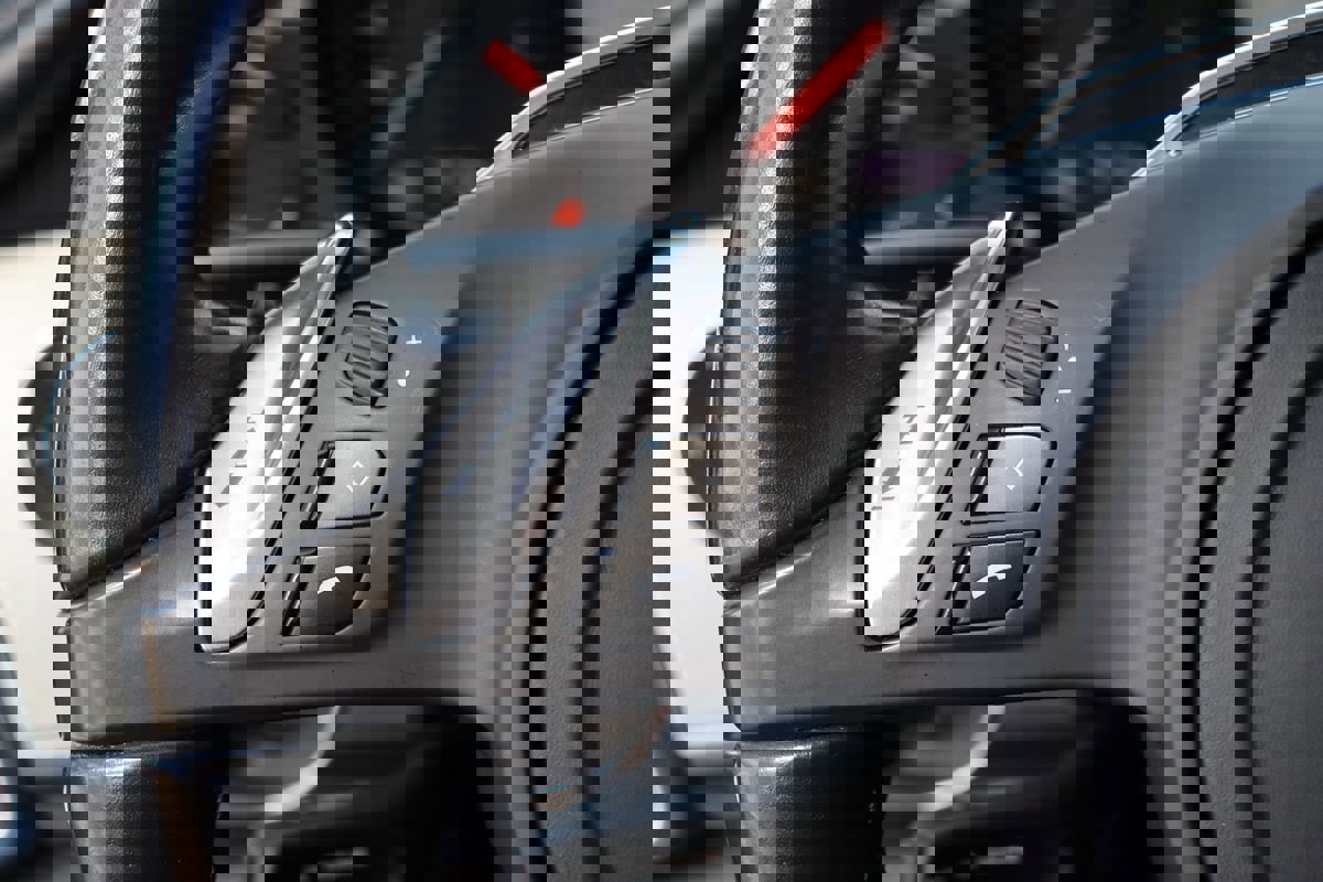 Used 2015 Porsche Panamera S image 16