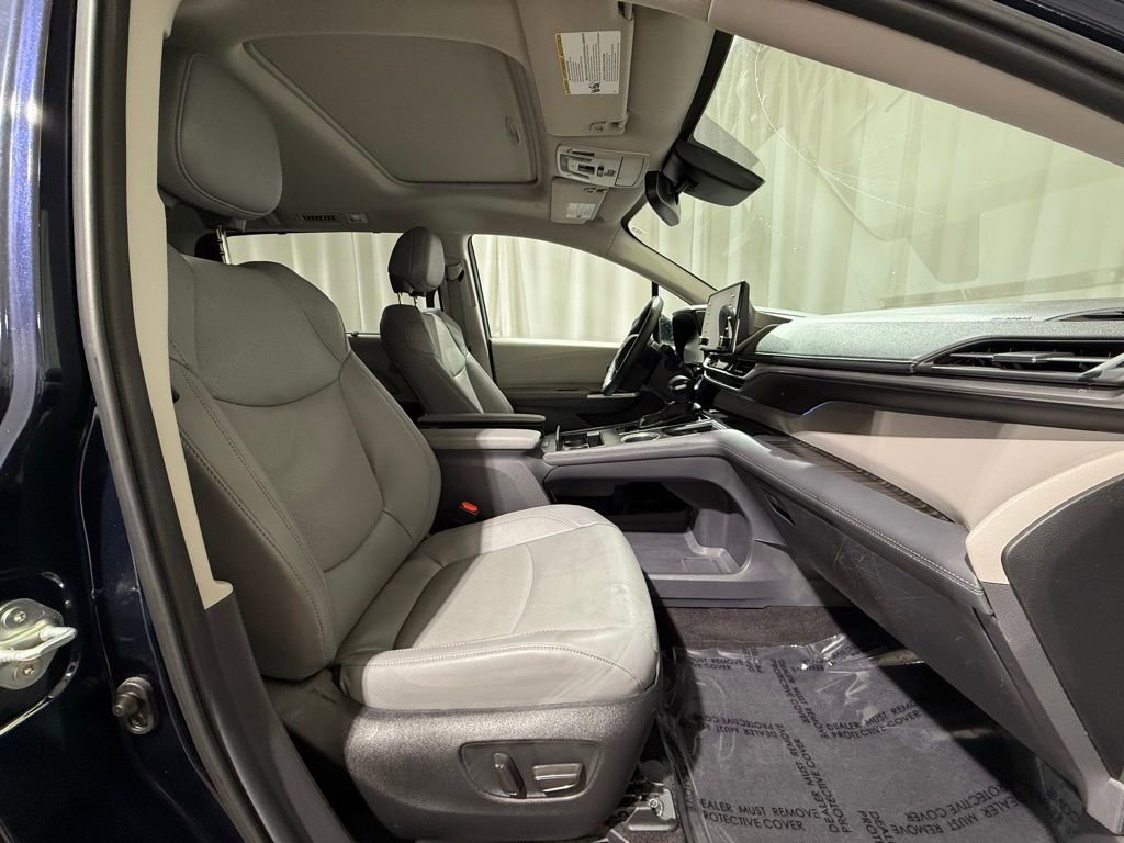 Certified 2024 Toyota Sienna Limited image 24